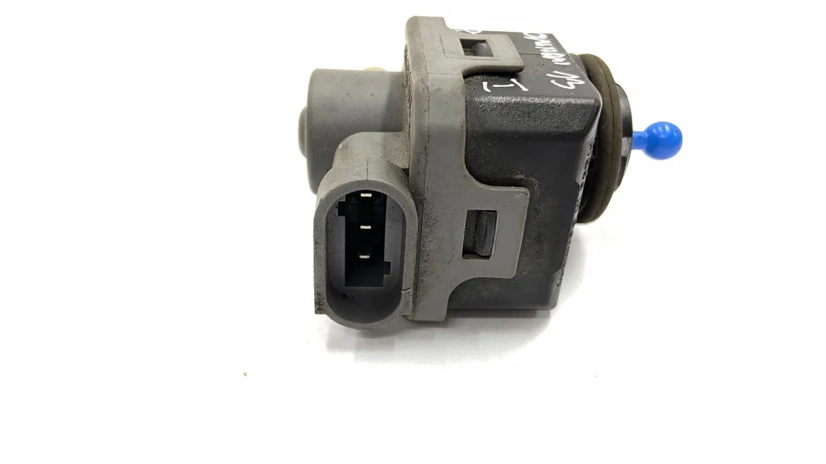 Nissan Qashqai J10 Scheinwerfer Stellmotor image 3