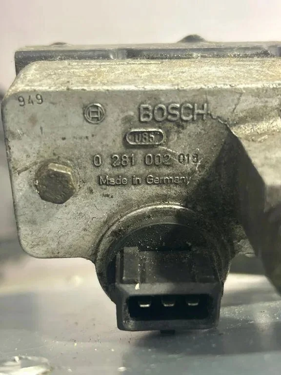 Capteur de pression Audi 80 B4 1.9 TDI OEM 0281002018 image 3