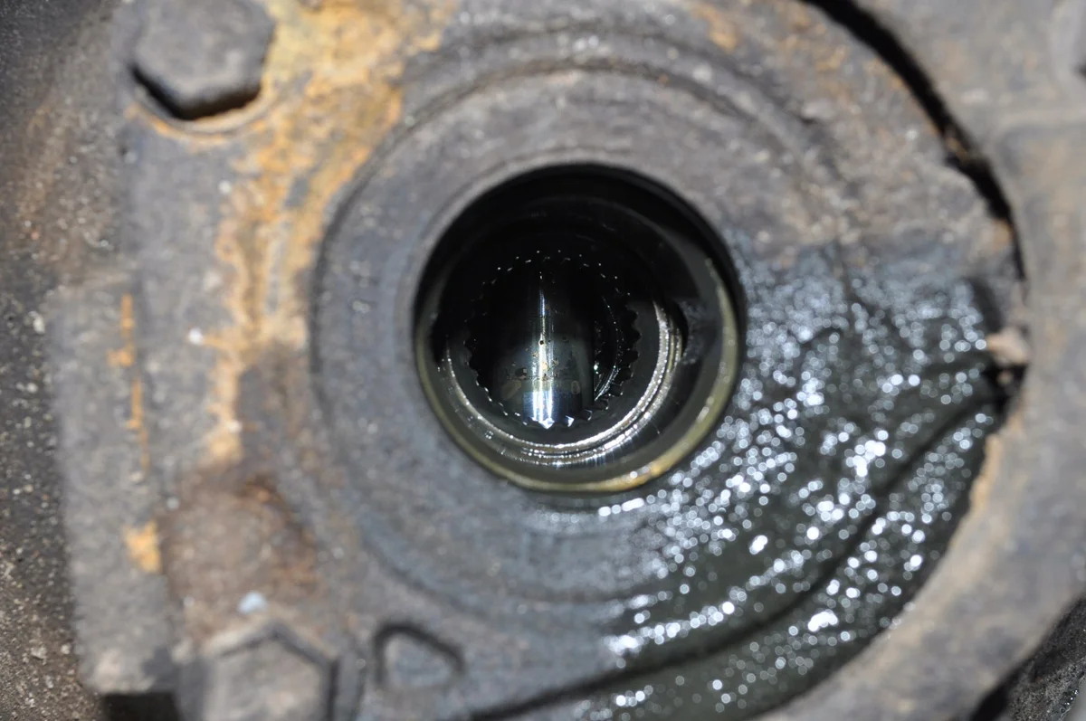 Suzuki Grand Vitara Front Differential TL43 image 4