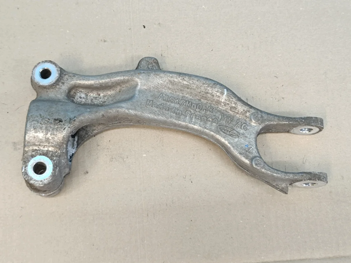 Audi A4 B9 Avant Lift iskunvaimentimen tuki