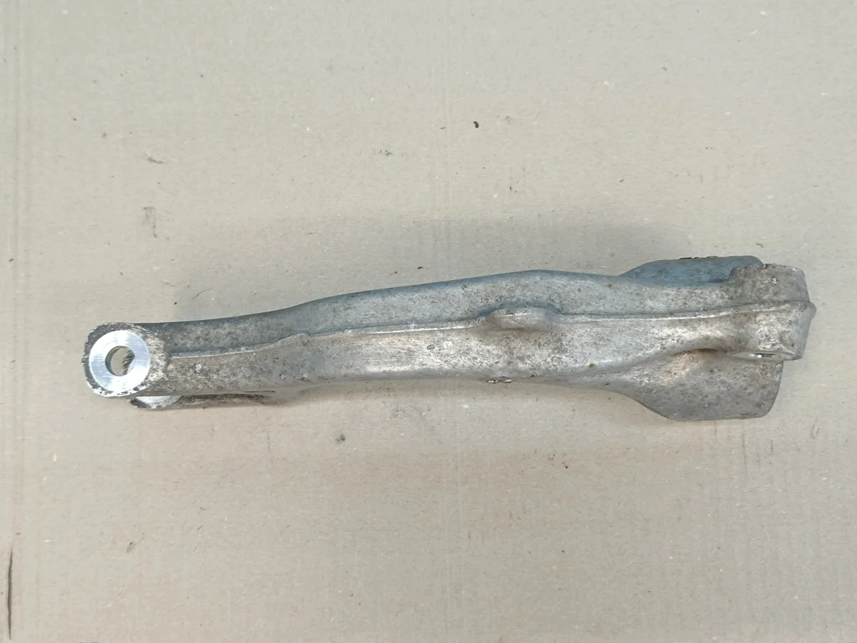 Support amortisseur Audi A4 B9 Avant Gauche image 4