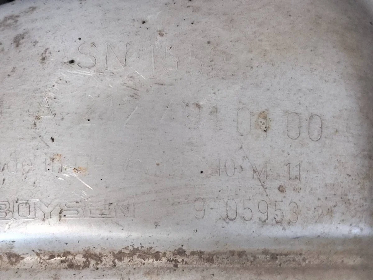 Oikea äänenvaimennin Mercedes W212 image 3