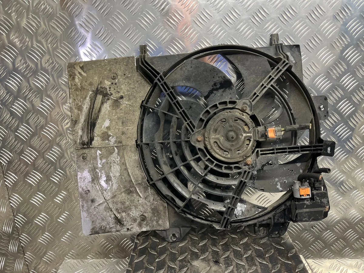 Ventilateur radiateur Citroen C3 Picasso 9680102880 image 2