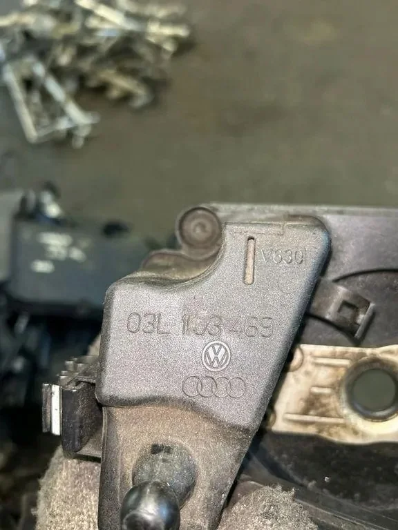 Audi A3 Sportback 8PA 03L103469 Cache culbuteur image 7