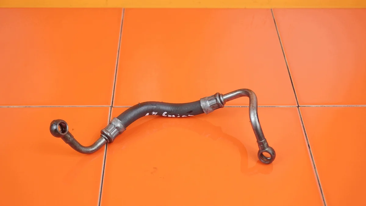 Conduit d'huile turbo BMW N57D30A image 3