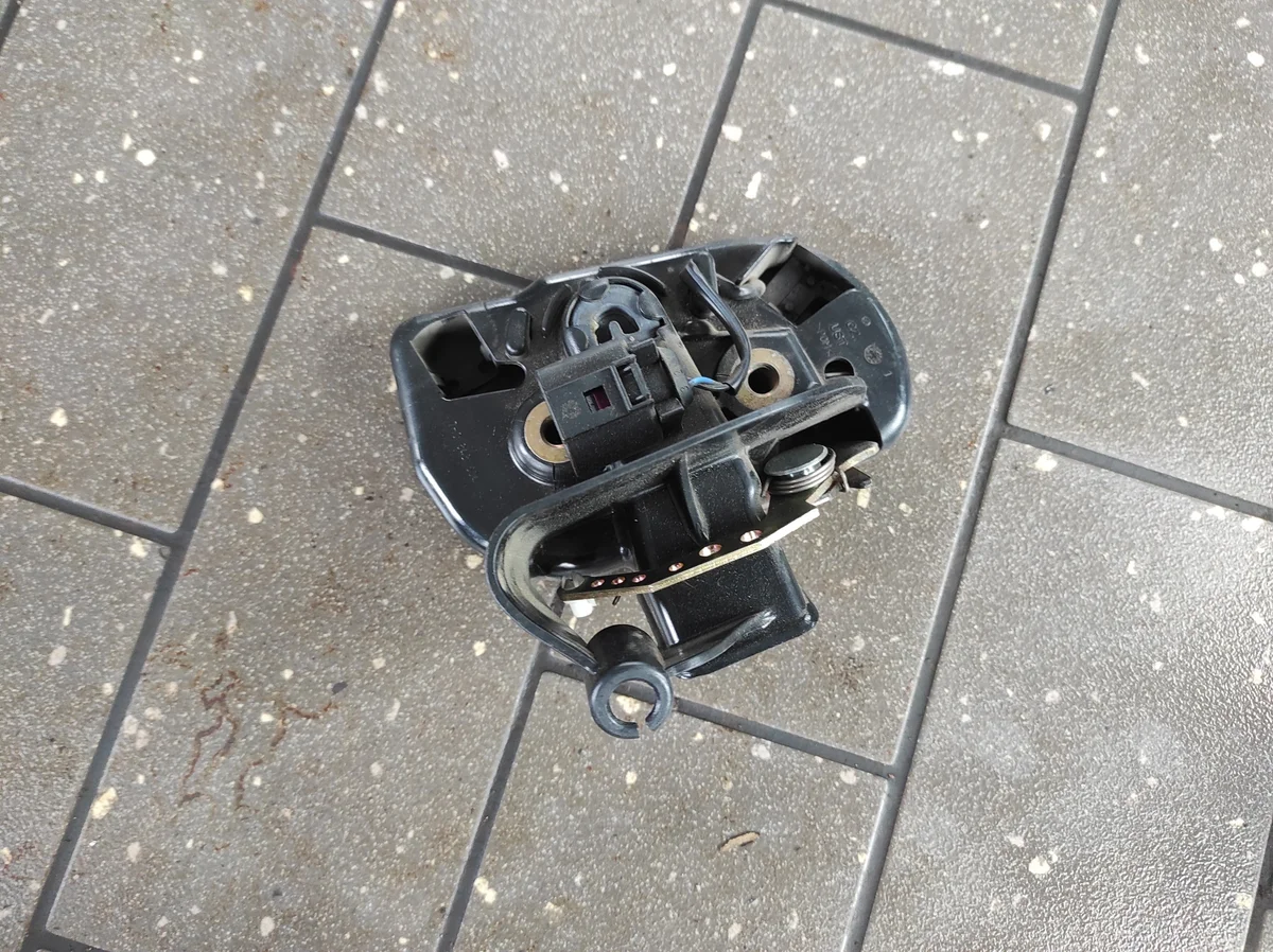 Skjutdörrslås Höger VW T5 7H0843604L