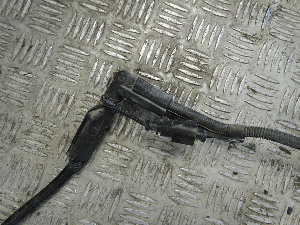 Conduite AdBlue VW Passat B8 3G0 2.0 TDI 3Q0131984AE