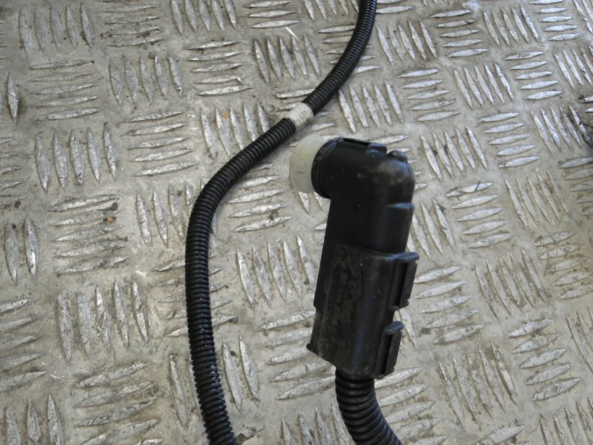 Conduite AdBlue VW Passat B8 3G0 2.0 TDI 3Q0131984AE image 4