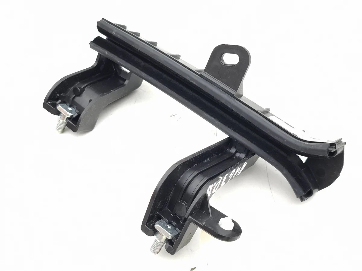 Alfa Romeo Junior 2025 Front Door Window Guide