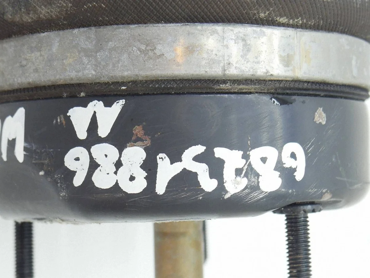 Oikea etuiskunvaimennin Jeep Grand Cherokee WK2 image 10