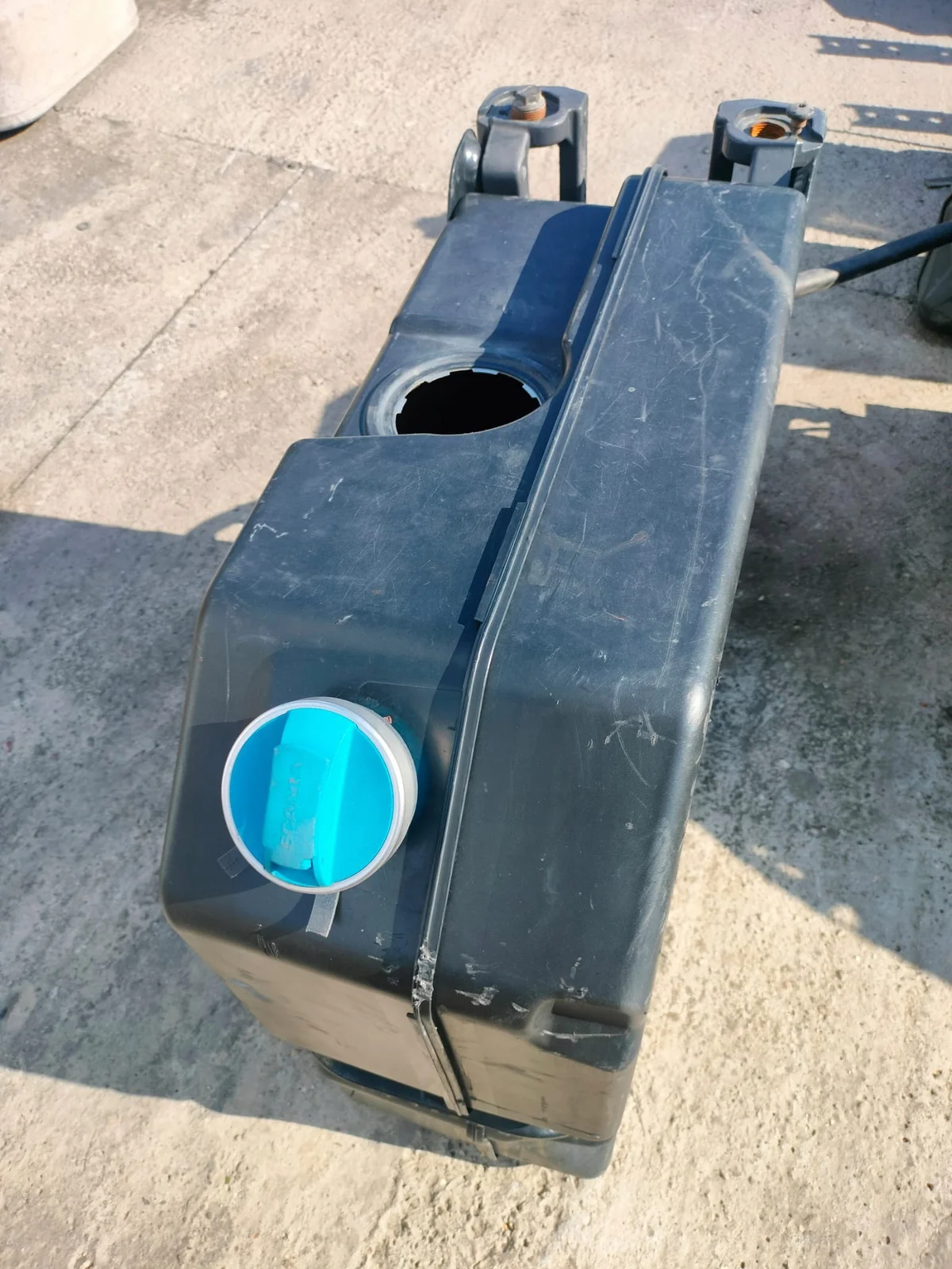 Scania AdBlue Tank 105L 2393232 image 3