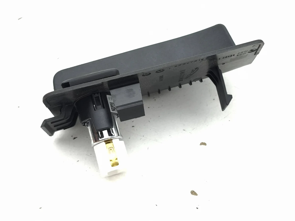 Jaguar E-Pace 12V Steckdose (hinten) J9C345423ACW image 3