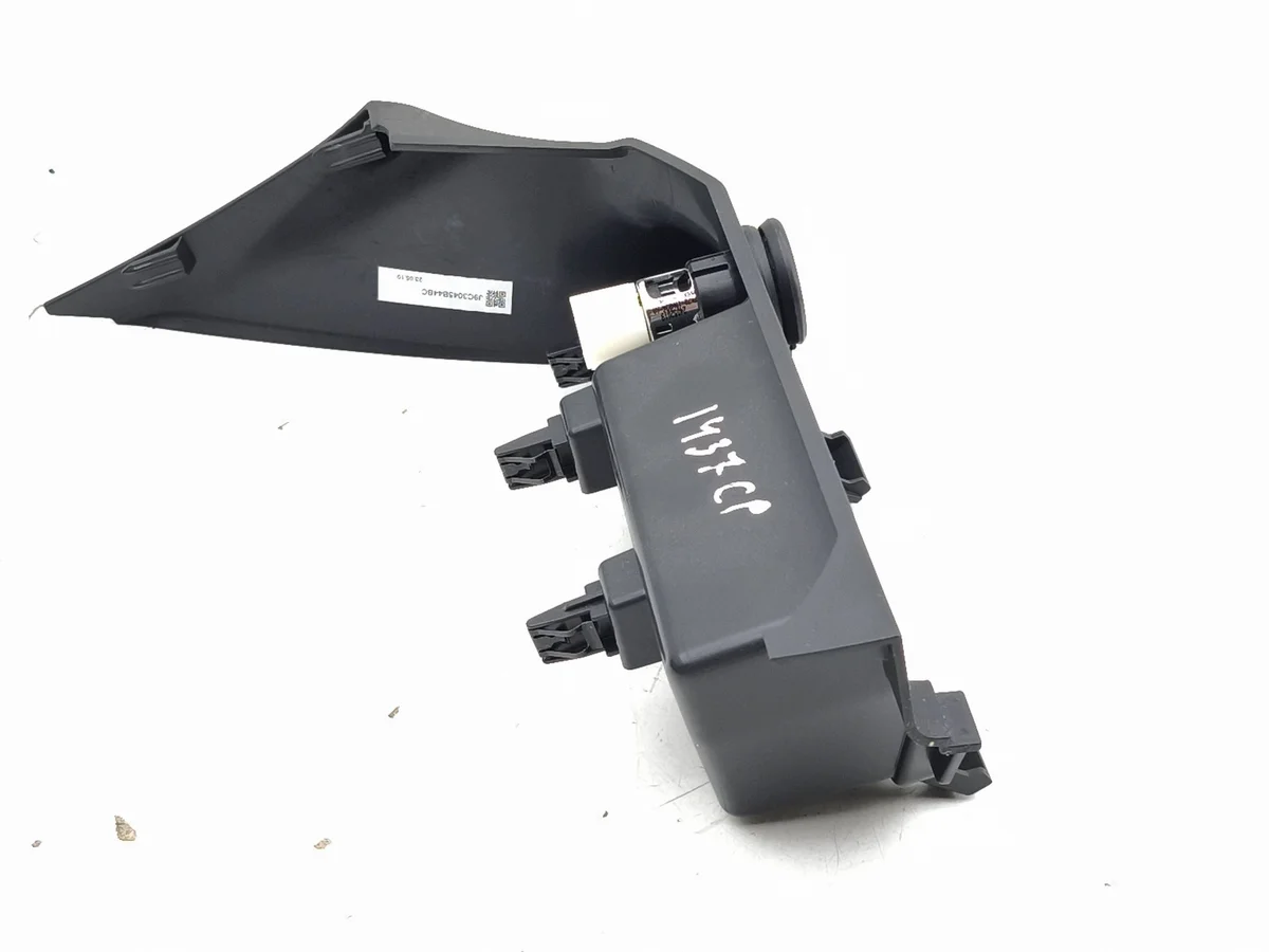 Jaguar E-Pace 12V Steckdose (vorne) J9C3045B44BC image 3