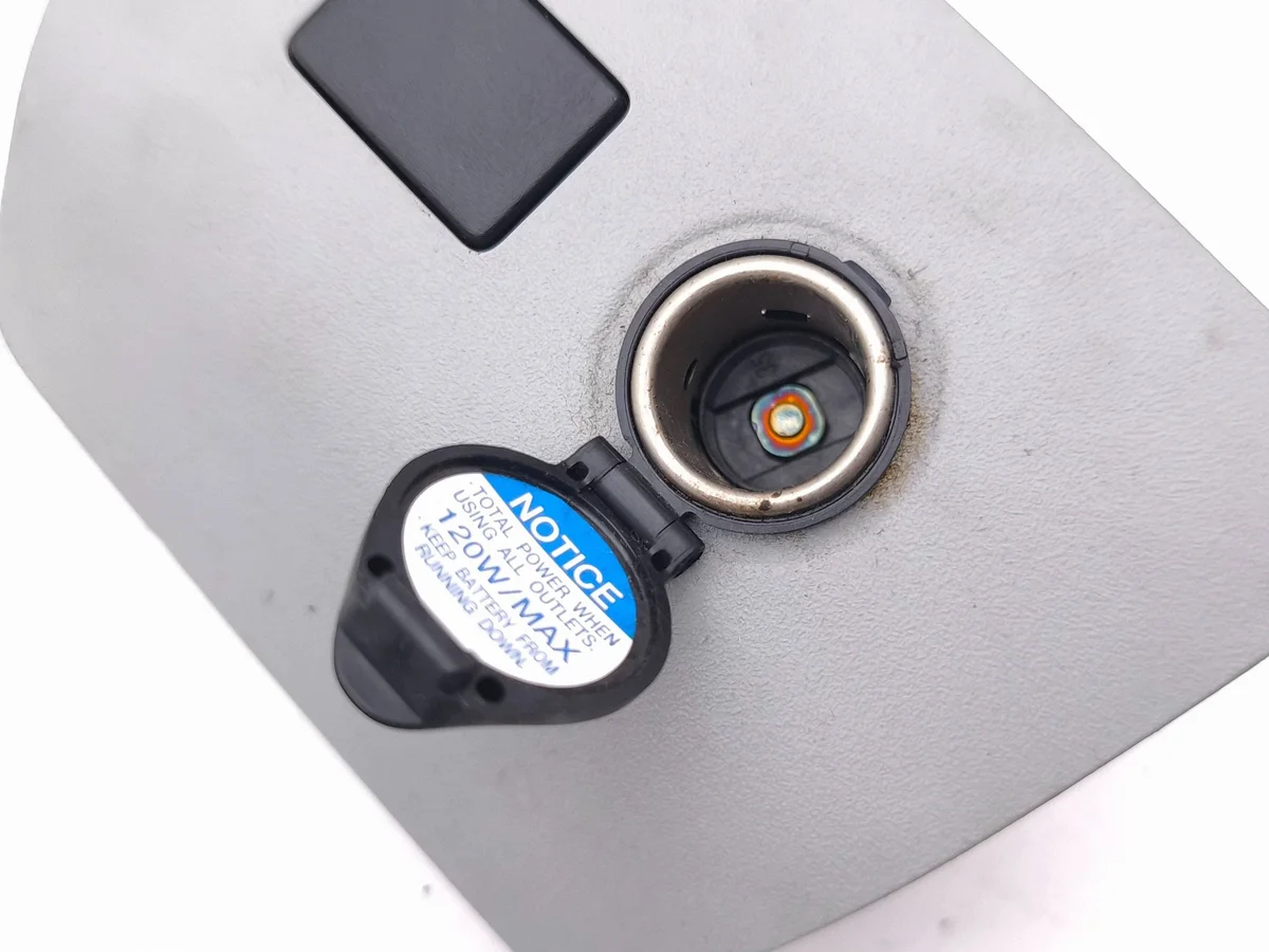 Toyota Prius 12V Socket (Front) 2015 image 4
