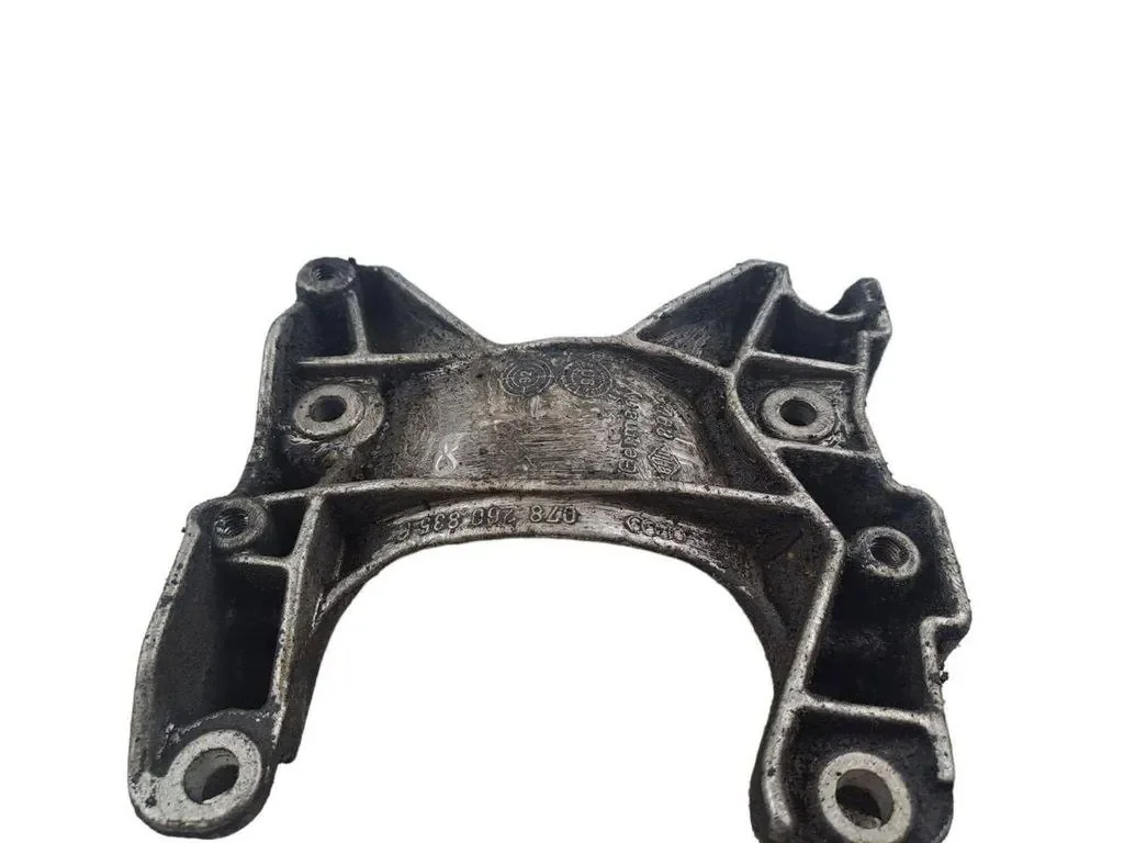 Audi A6 S6 C4 AC Compressor Bracket 078260835C image 4