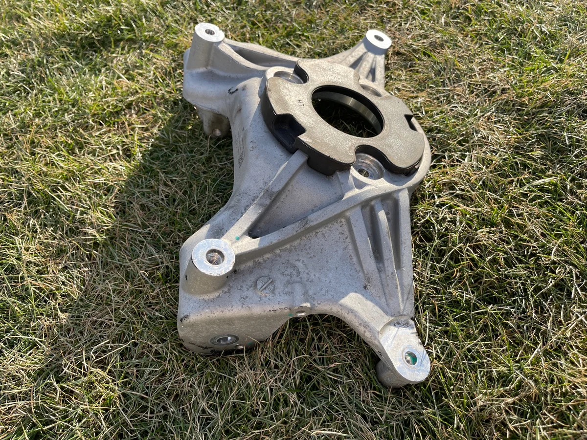 Support amortisseur avant gauche Tesla 3 image 3