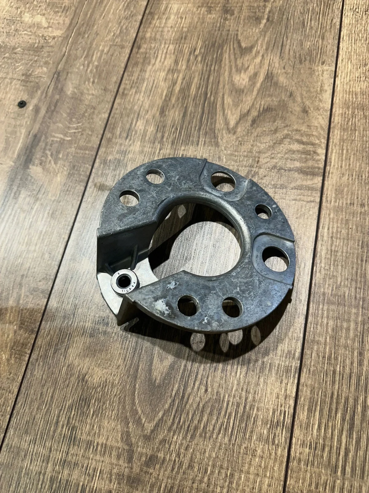 Rear Left Shock Absorber Bracket GL X166 image 3