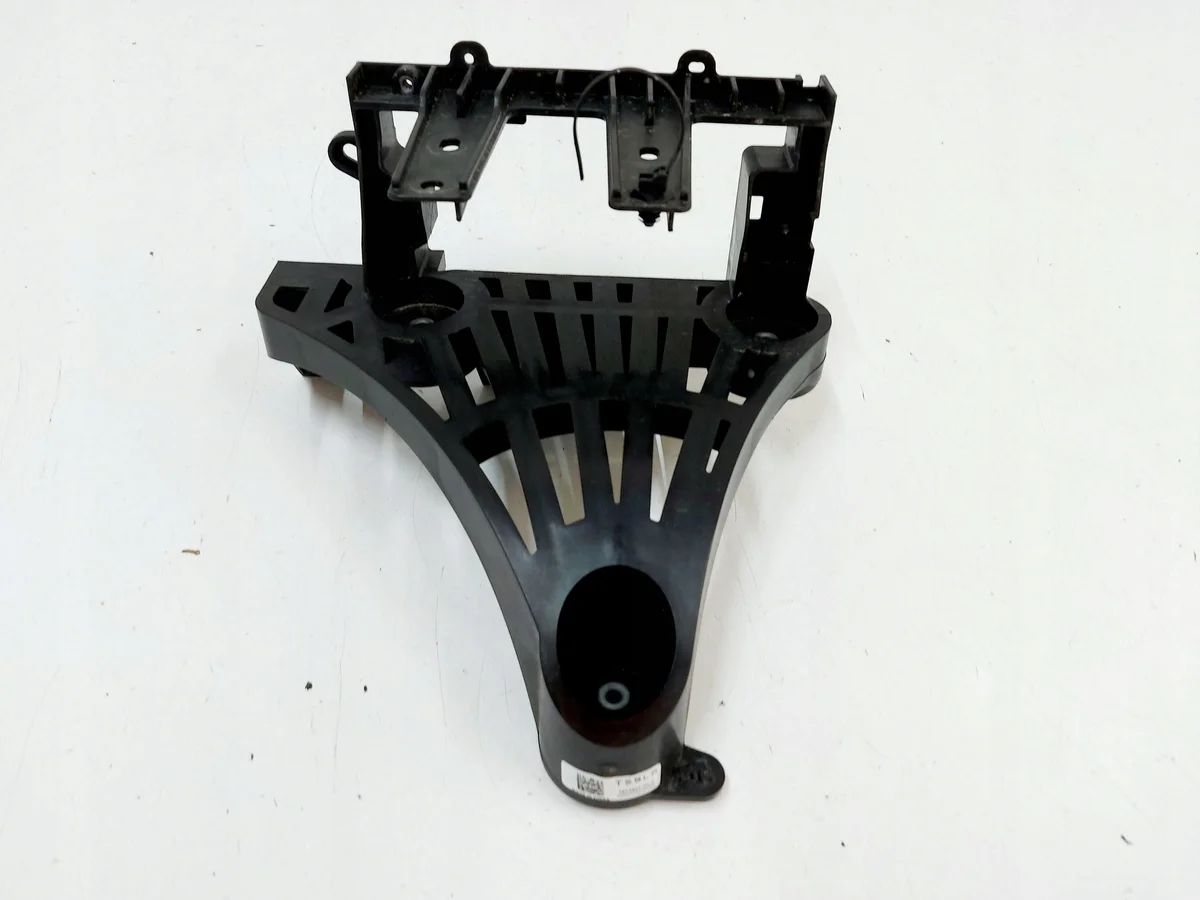 Soporte Compresor AC Tesla Model Y 1673627-00-C