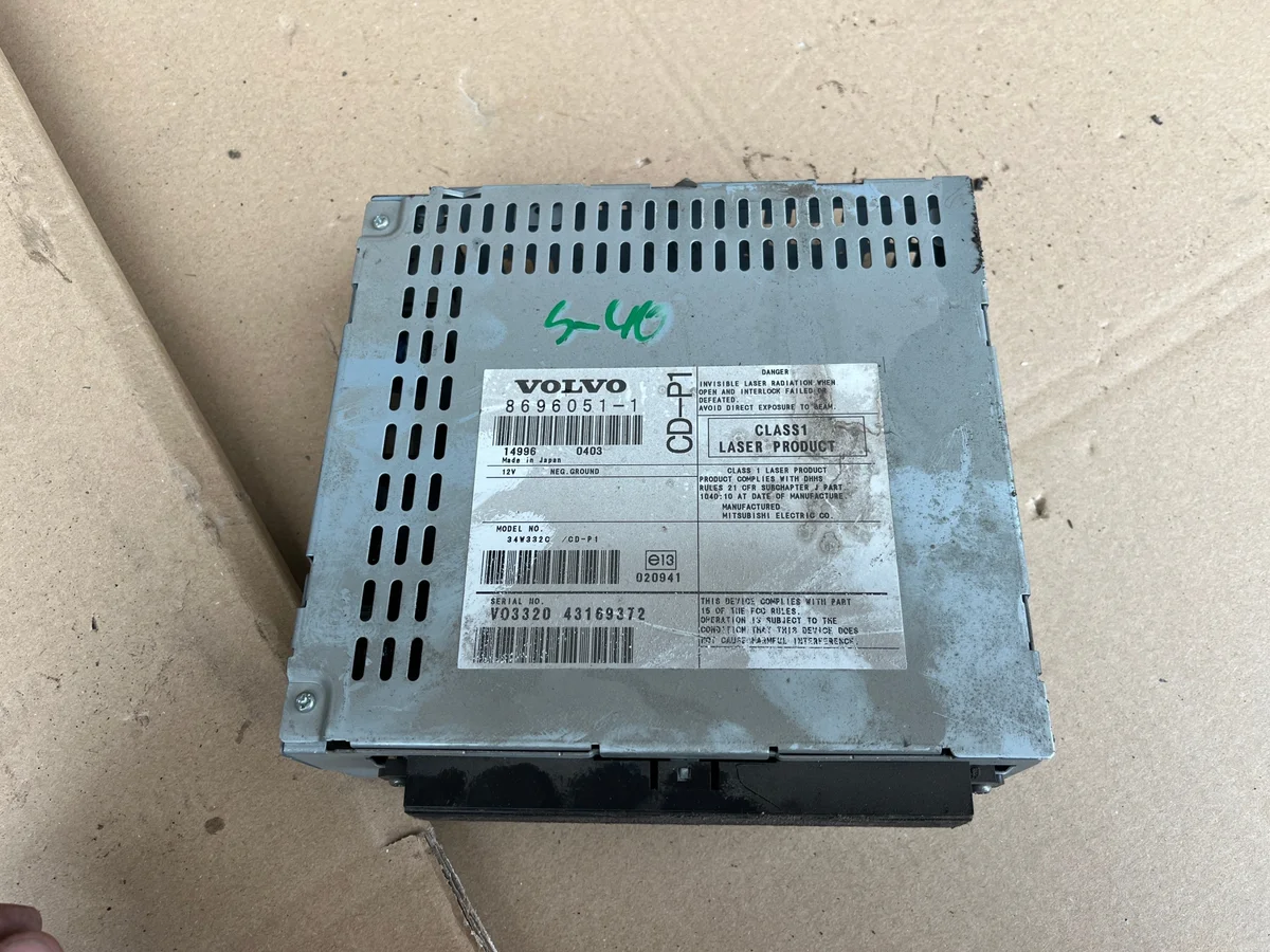 Panneau chargeur CD Volvo S40 II V50 8696051-1