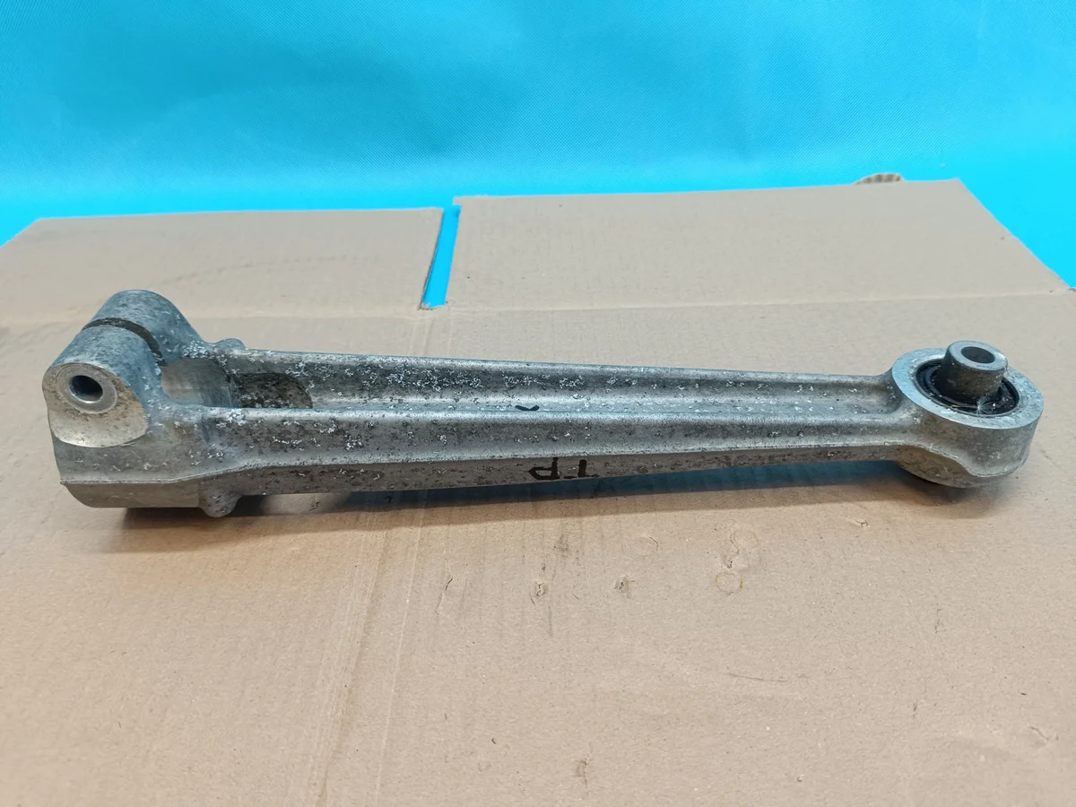 Audi A8 D5 iskunvaimennin kiinnike 4N0513073B