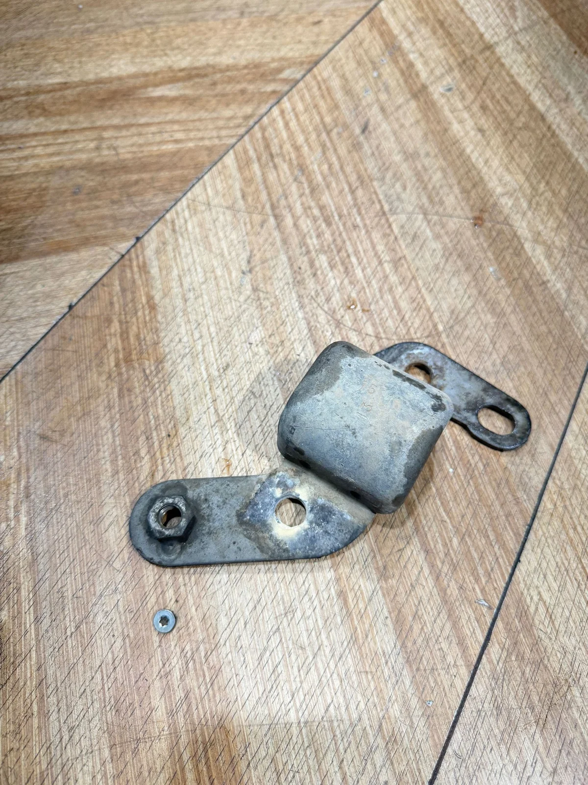 Braço Estabilizador Mercedes W205 2016 Usado 1511