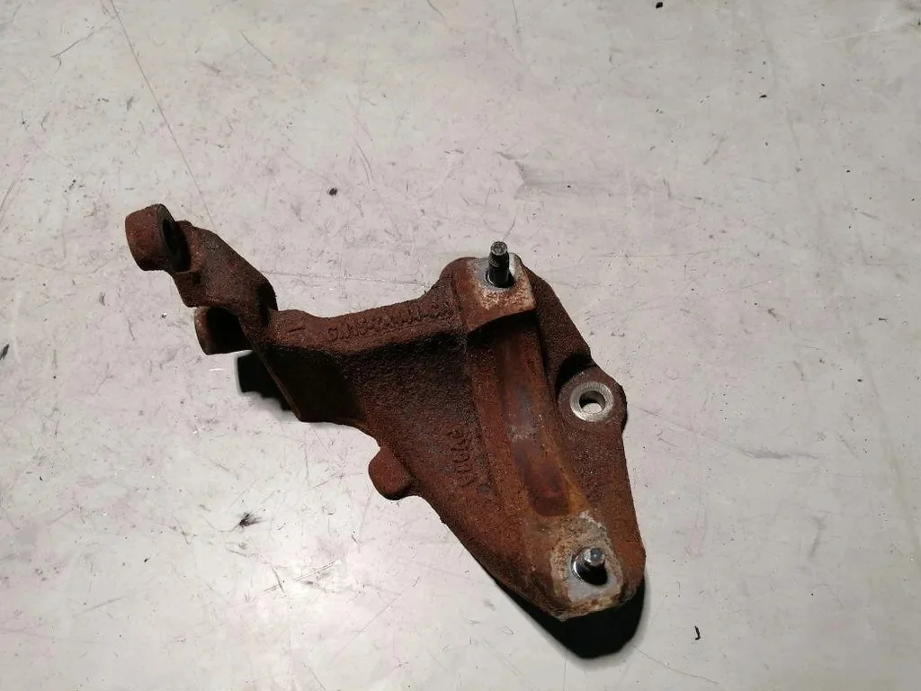 Soporte Eje Ford Ecosport GN157A444CA Usado