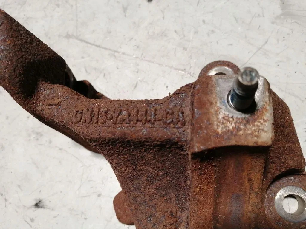 Soporte Eje Ford Ecosport GN157A444CA Usado image 3
