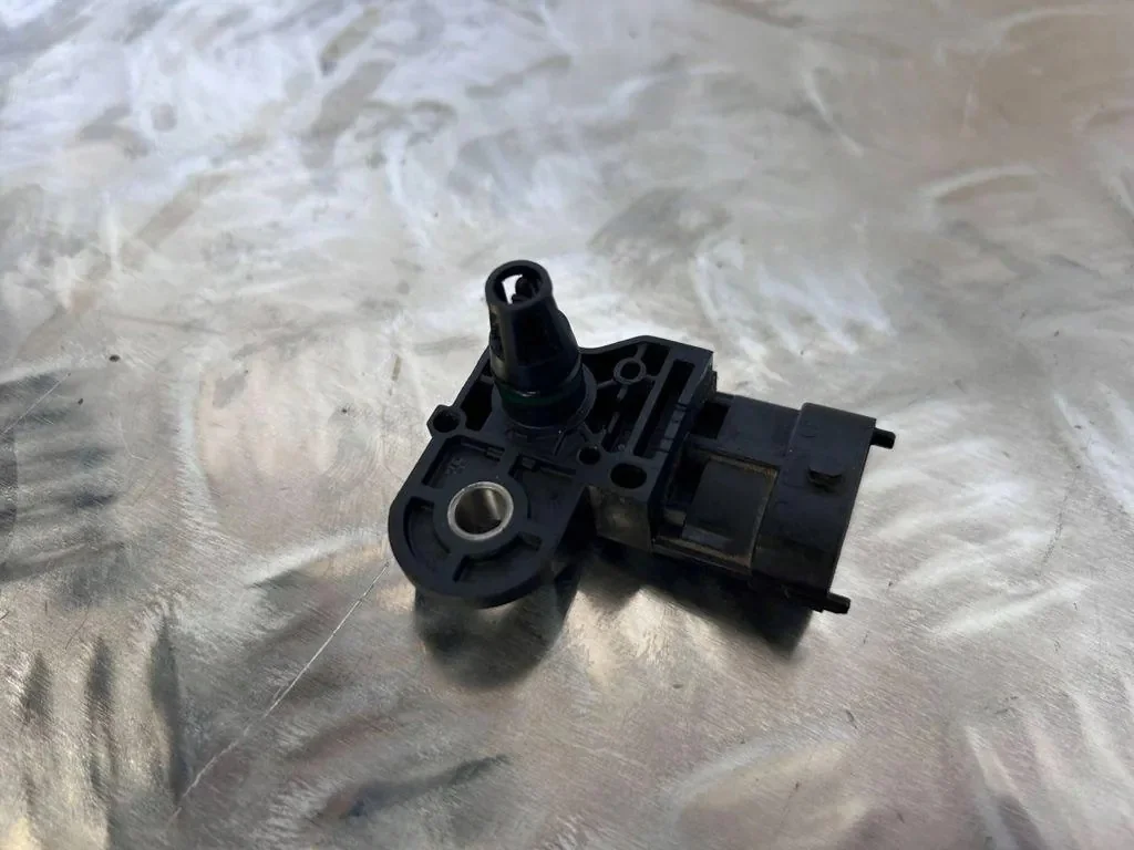 Luftdrucksensor Maserati Ghibli 0281006028 image 3
