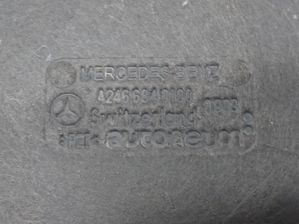 Placa Proteção Chassi Mercedes CLA W117 Esquerda image 3