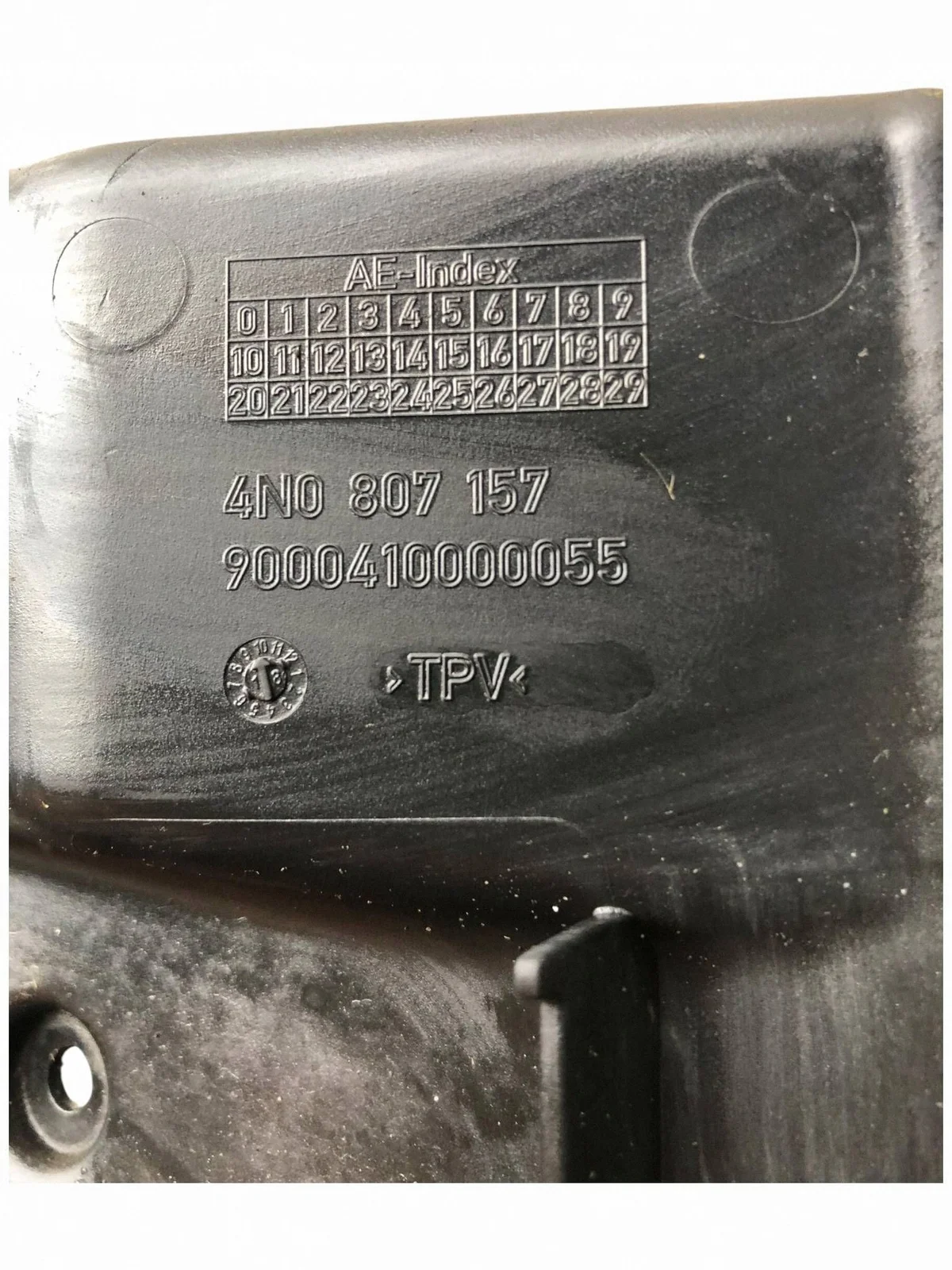 Audi A8 S8 D5 Luftintag 4N0807157 image 3