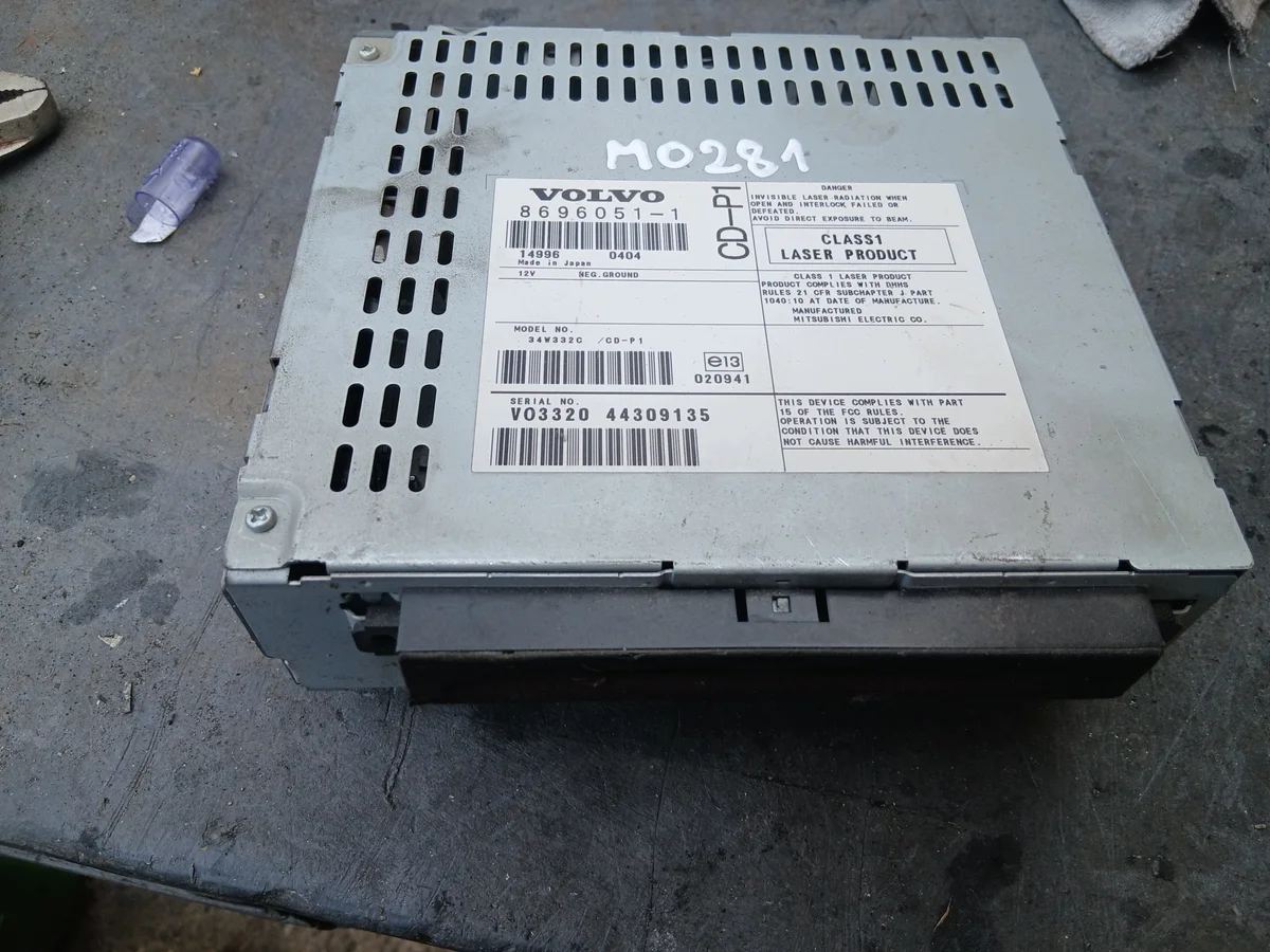 Volvo V50 Chargeur CD Radio 8696051-1