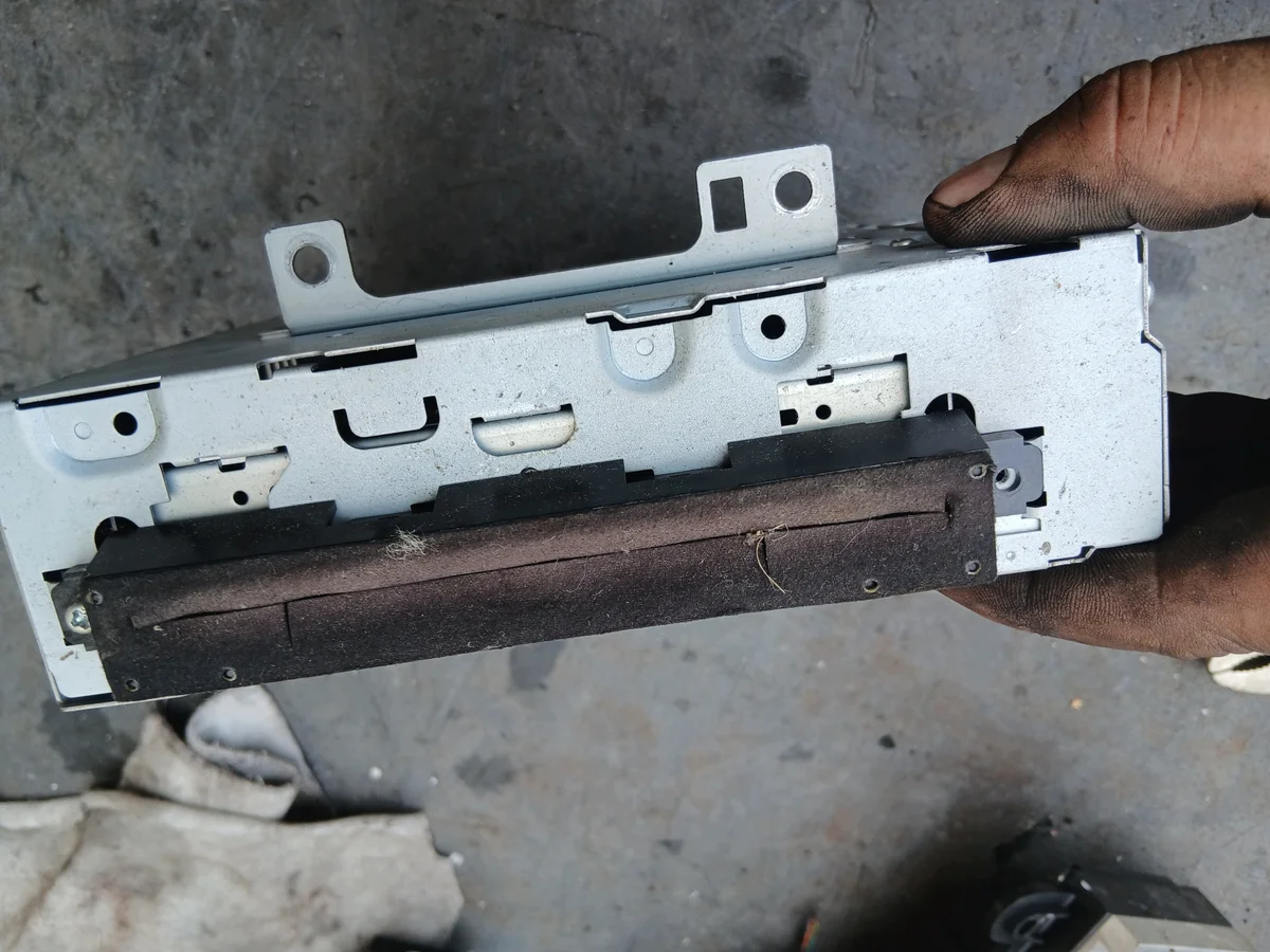Volvo V50 Chargeur CD Radio 8696051-1 image 3