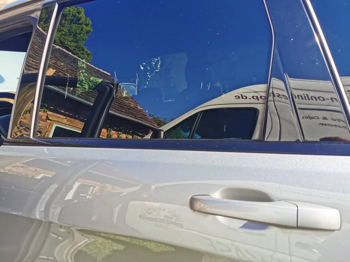 Jeep Grand Cherokee WK2 Rear Left Window Seal