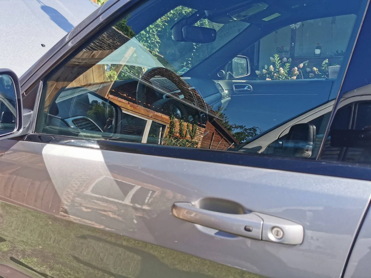 Jeep Grand Cherokee WK2 Front Left Window Seal