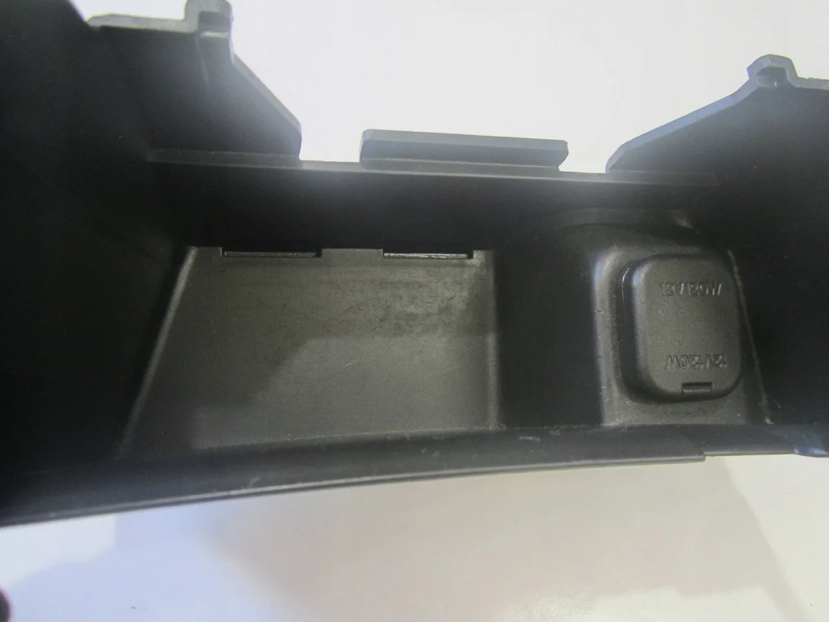 2014 Mazda 6 12V Socket (Front) GHP964361 image 4