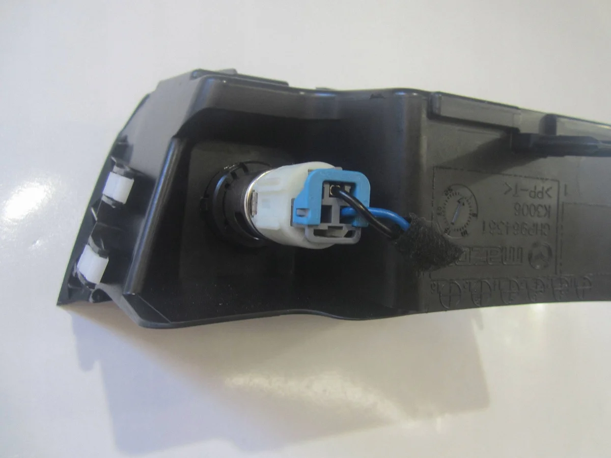 2014 Mazda 6 12V Socket (Front) GHP964361 image 8