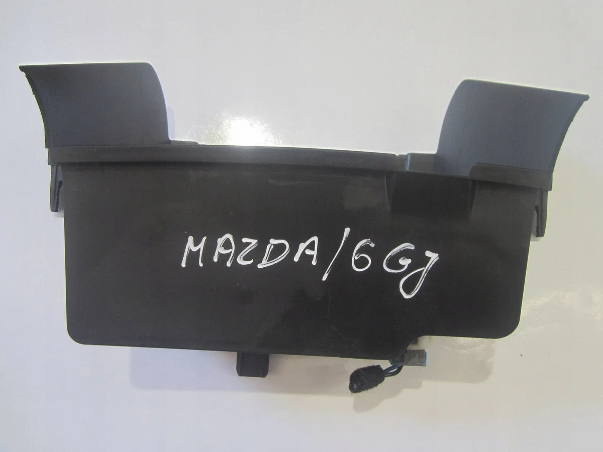 2014 Mazda 6 12V Socket (Front) GHP964361 image 10
