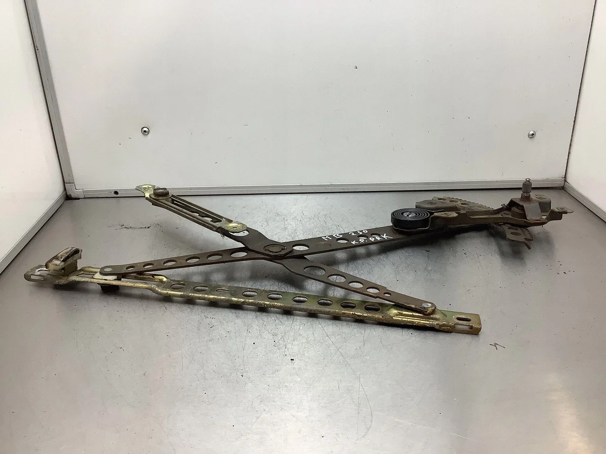 Mercedes W123 Manual Window Regulator Right Front