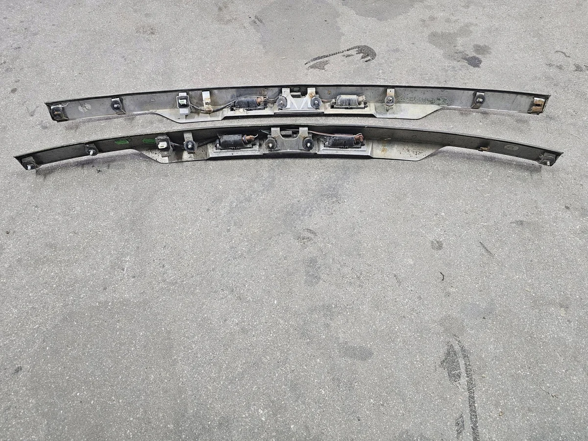 Opel Astra H Kombi kromilista takaluukkuun