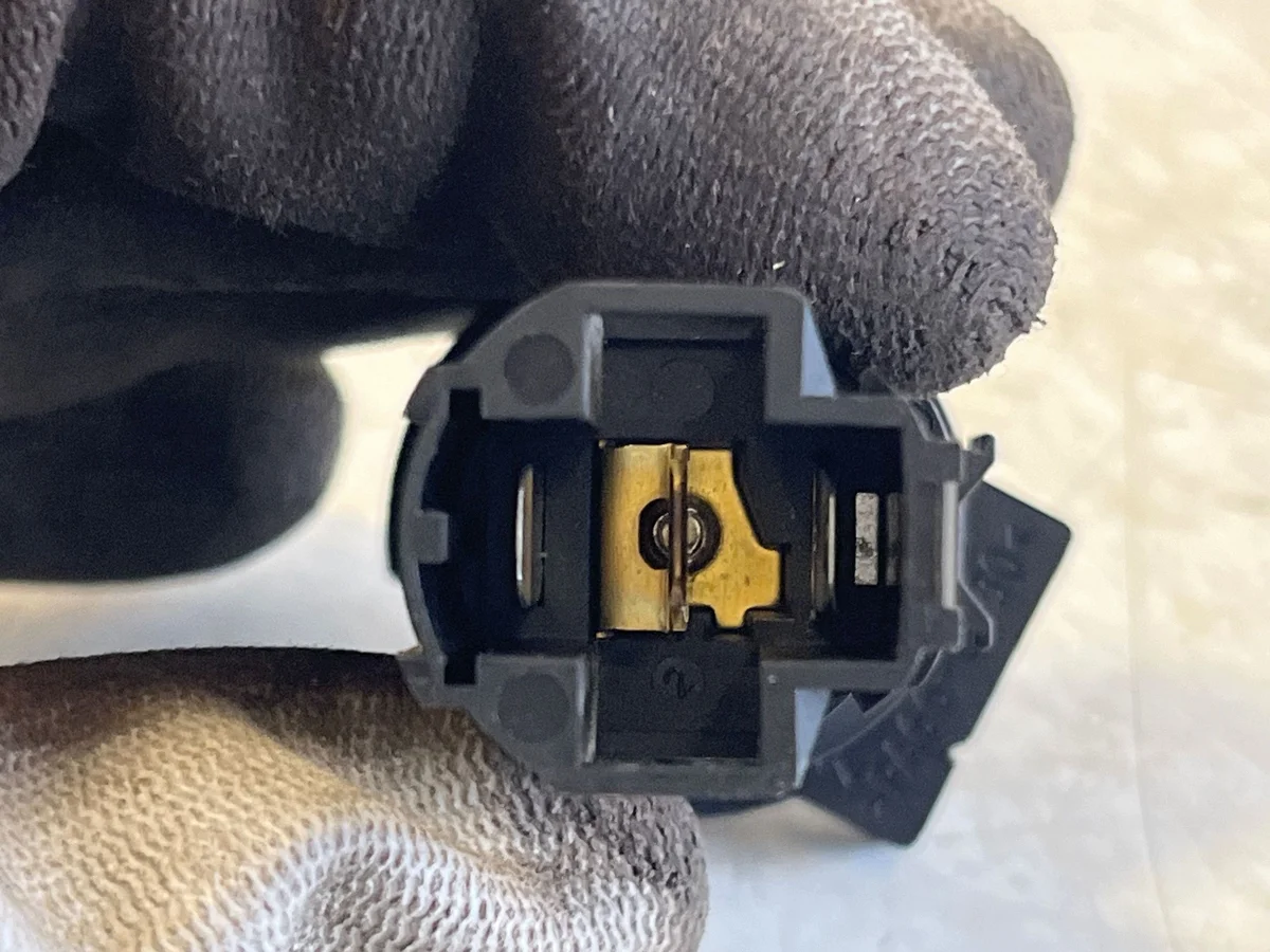 Porsche Cayenne 92A 12V Socket (Front) VAL325669 image 4