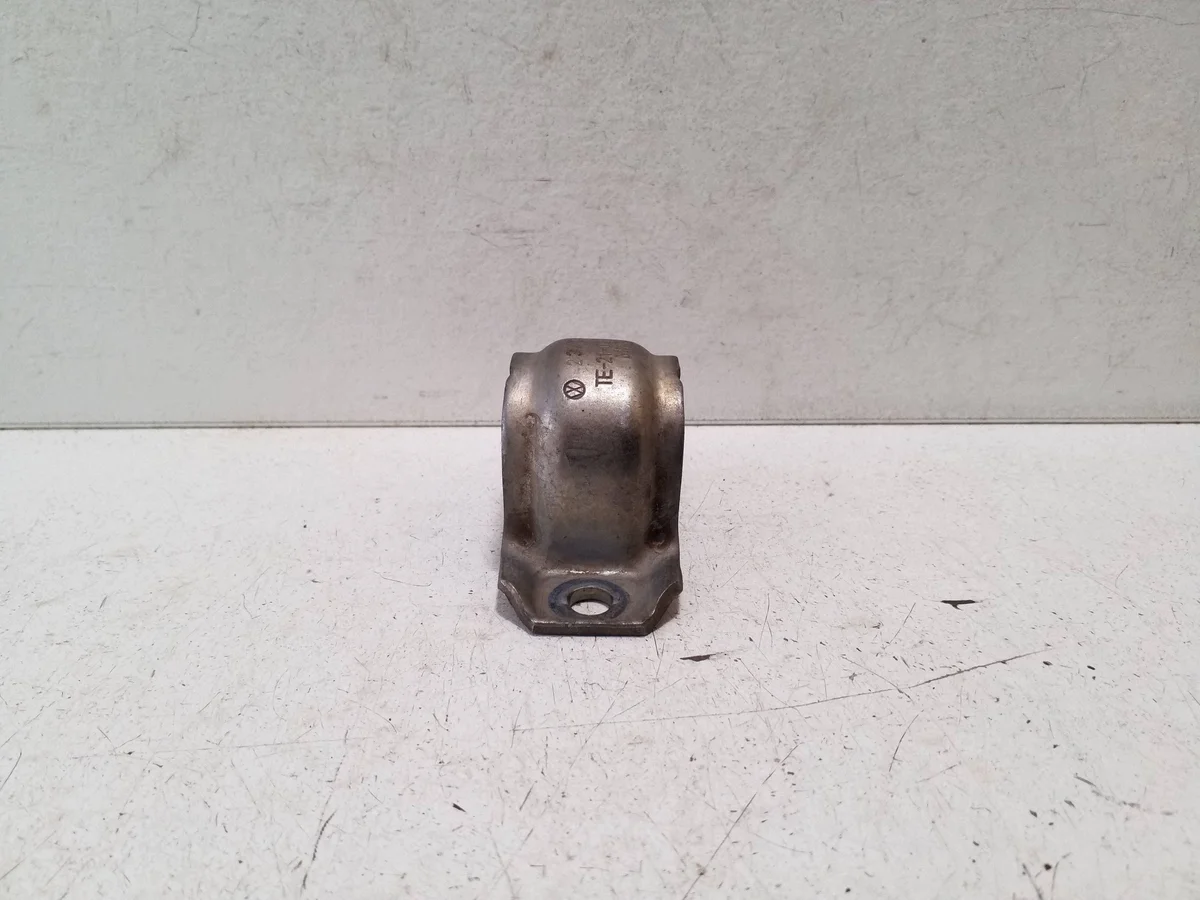 Stabilisatorhalter Skoda Fabia Mk4 VAL325290 image 4