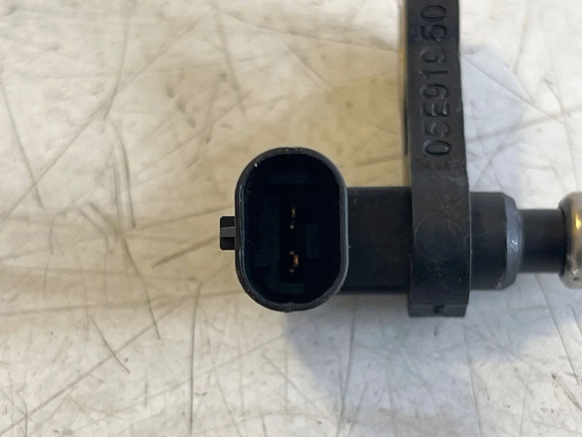 Kühlerflüssigkeitssensor Skoda Kamiq 05E919501 image 5