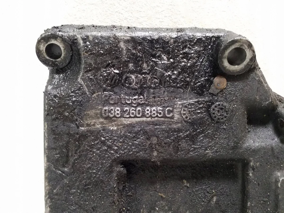 Audi VW Mount Bracket 038260885C image 7
