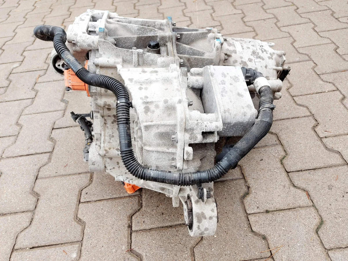 Moteur électrique arrière Tesla Model Y 2022 image 3