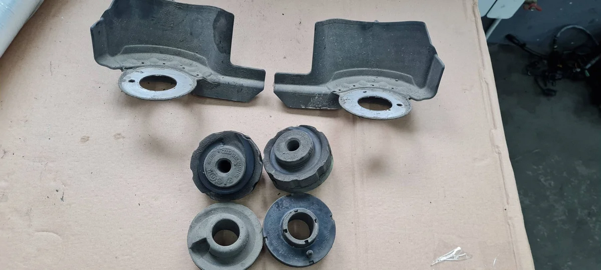 Soporte muelle eje trasero Audi A4 B8 A5 8T