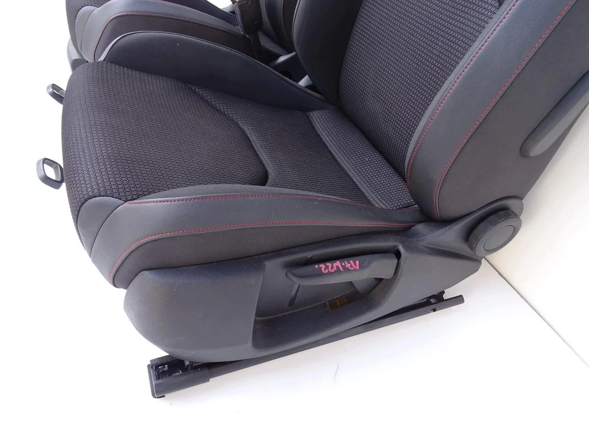 Sièges Cuir Seat Leon III 5F FR 5D HB image 10