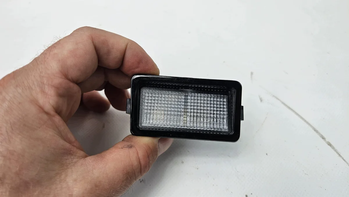 Lampe Plaque KIA STONIC II 92502-D2 Droite