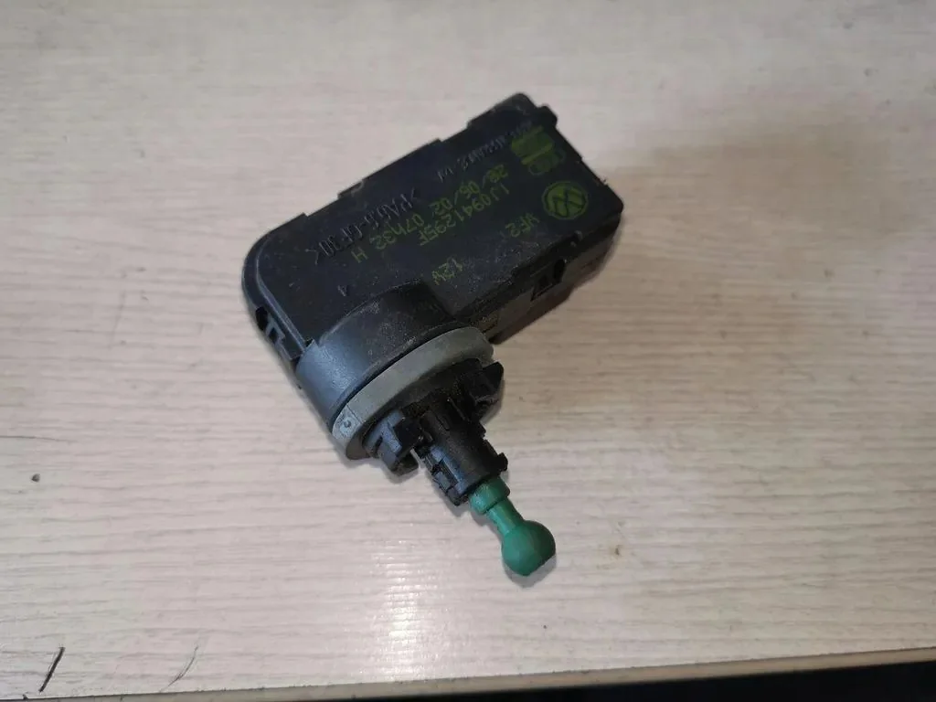 Audi VW Skoda Seat Strålkastare Justering 1J0941295F