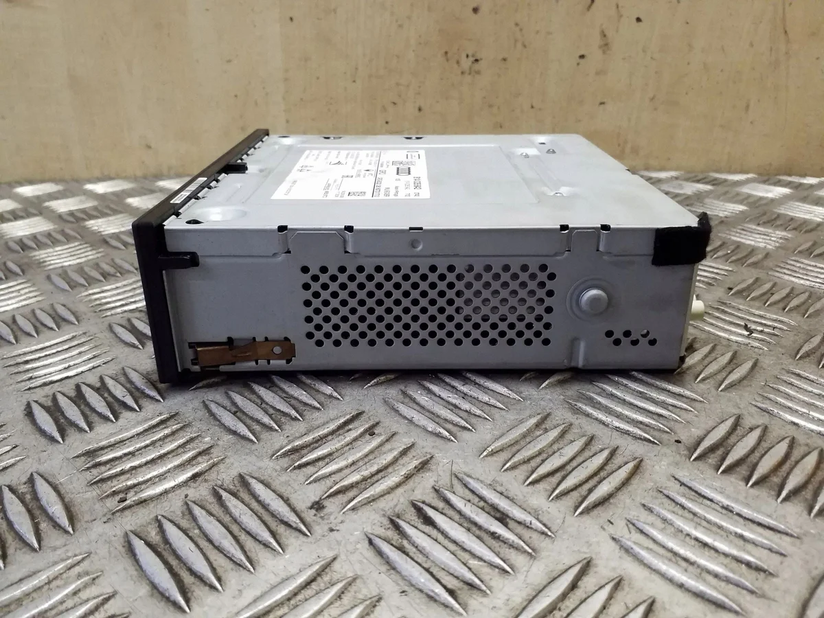 Audi A3 S3 8V CD/DVD Changer 81A035842 image 6