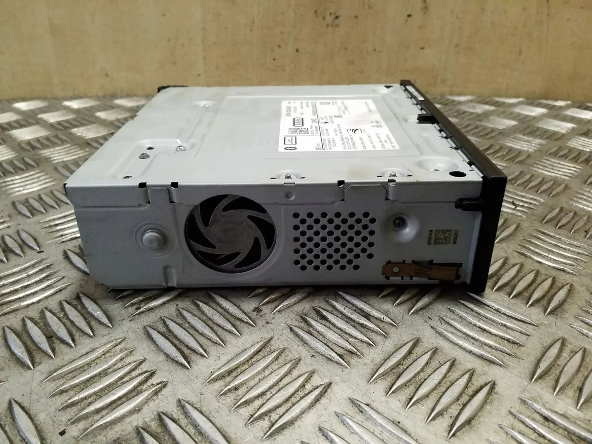 Audi A3 S3 8V CD/DVD Changer 81A035842 image 9